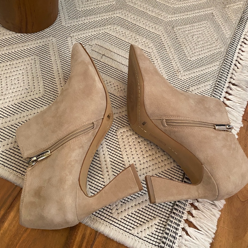 Vince Camuto Elegant Tan Suede Ankle Boots - Picture 6 of 9